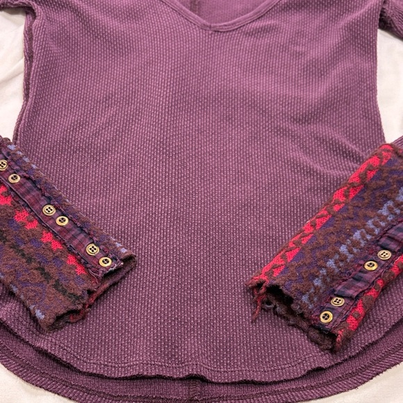 FREE PEOPLE Art School embroidered thermal waffle top v-neck S - Picture 13 of 13